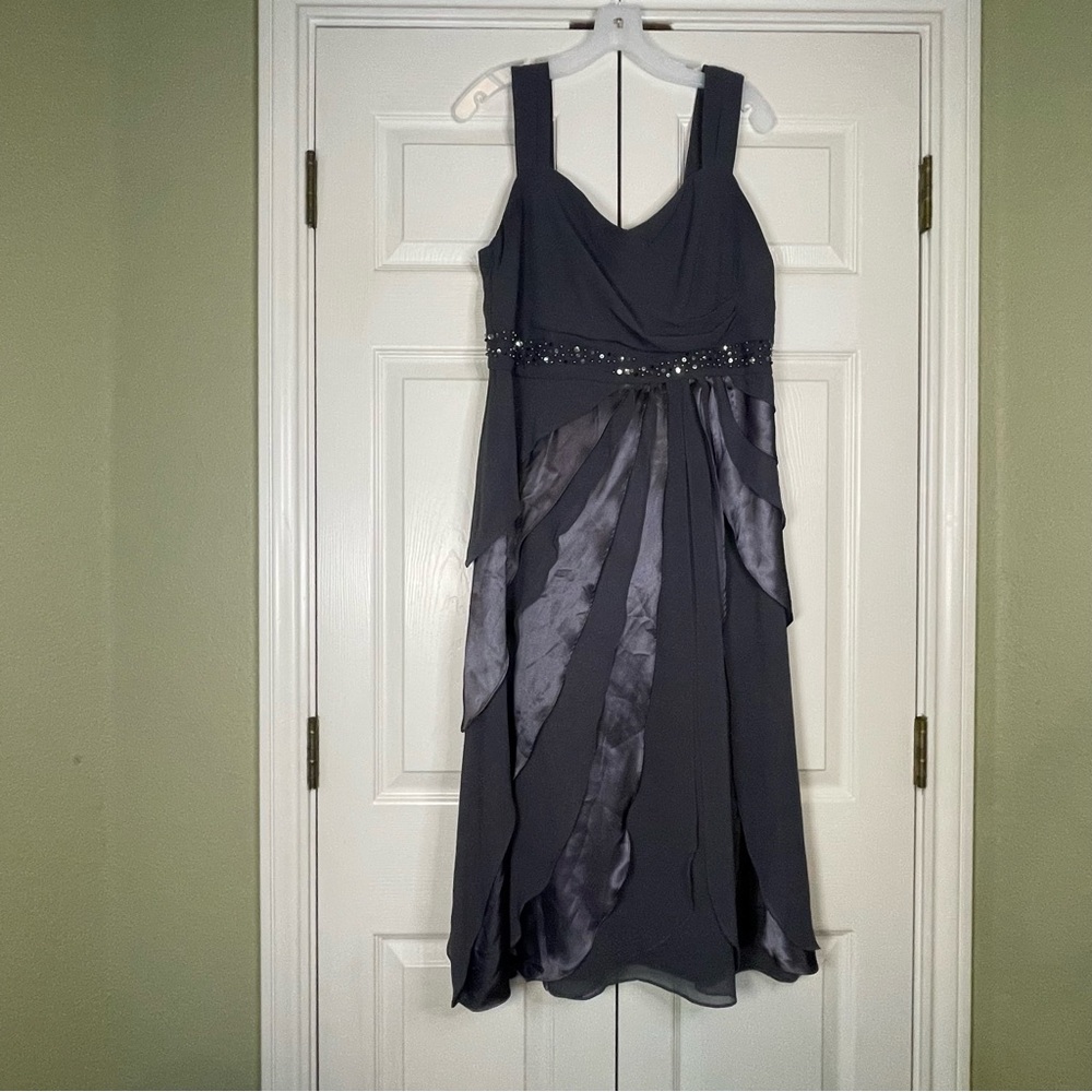Midnight Velvet - Silk & Chiffon Beaded Gray Sleeveless Formal Tea length dress